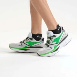 Diadora Men's Atomo V7000 Running Shoe - White/Green Fluo/Black - Regular (D) -Outlet EasyRoam Footwear Store 101 1 7792a934 3ac7 486a 9781 e49f109eb386