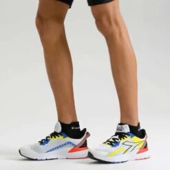 Diadora Men's Mythos Blushield Volo 3 Running Shoe- White/Black/Yellow Fluo - Regular (D) -Outlet EasyRoam Footwear Store 101.179090 C0008 CV